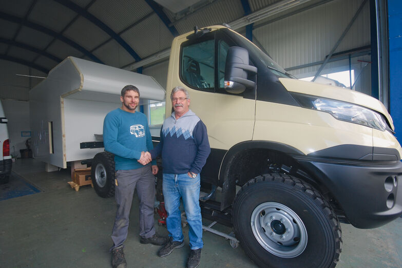 Le fondateur de l’entreprise, Andreas Stuker (droite), a trouvé son successeur en la personne de Marcel Bremgartner (gouche).