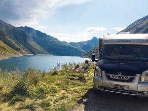 Entlang der Passstrassen bieten sich immer wieder wunderschöne Plätze zum Verweilen an – hier am Col de la Croix de Fer.