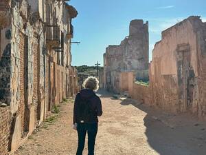 La ville de Belchite, entièrement détruite en 1937, lors d’une bataille durant la guerre civile espagnole, rappelle l’époque franquiste.