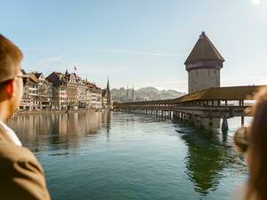 Lucerne, avec son célèbre pont, vaut la peine qu’on s’y arrête.