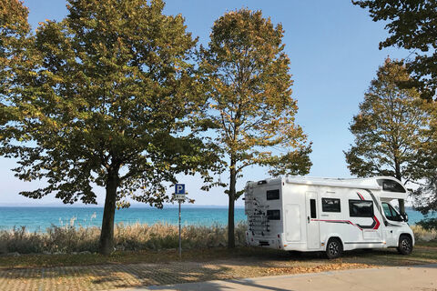 Blick auf den Gardasee: auf dem Stellplatz bei Sirmione.