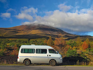 Ce ne sont que des nuages qui nous donnent l’impression que le volcan Norikura est en activité, mais il pourrait le redevenir.
