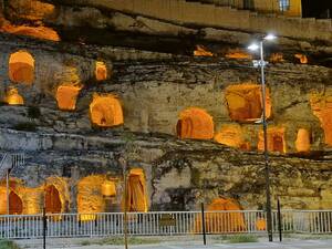 Les habitations troglodytes de Sanliurfa étaient encore occupées il y a quelques années à peine – un îlot de fraicheur pendant la chaleur estivale.