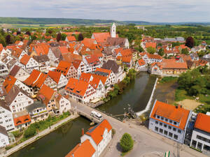À Riedlingen, le Danube coule directement le long des maisons à colombages du centre-ville.