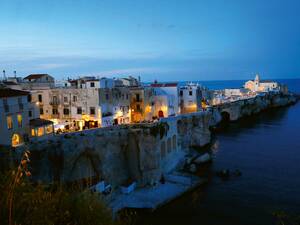 Après une balade à vélo et la plage, nous dînons le soir à Vieste.