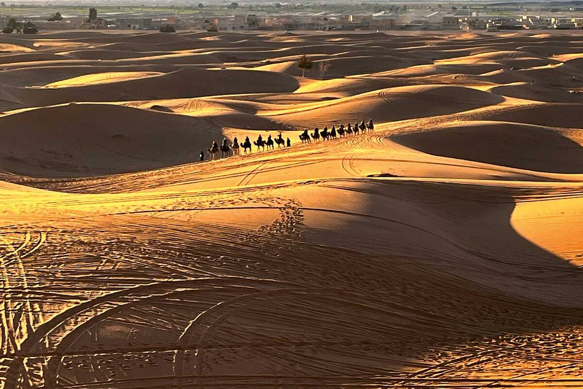 Atemberaubenden Sanddünen von Erg-Chebbi in der Sahara.
