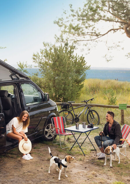 Auch Camper mit Hunden finden in Mecklenburg-Vorpommern ein Plätzchen.
