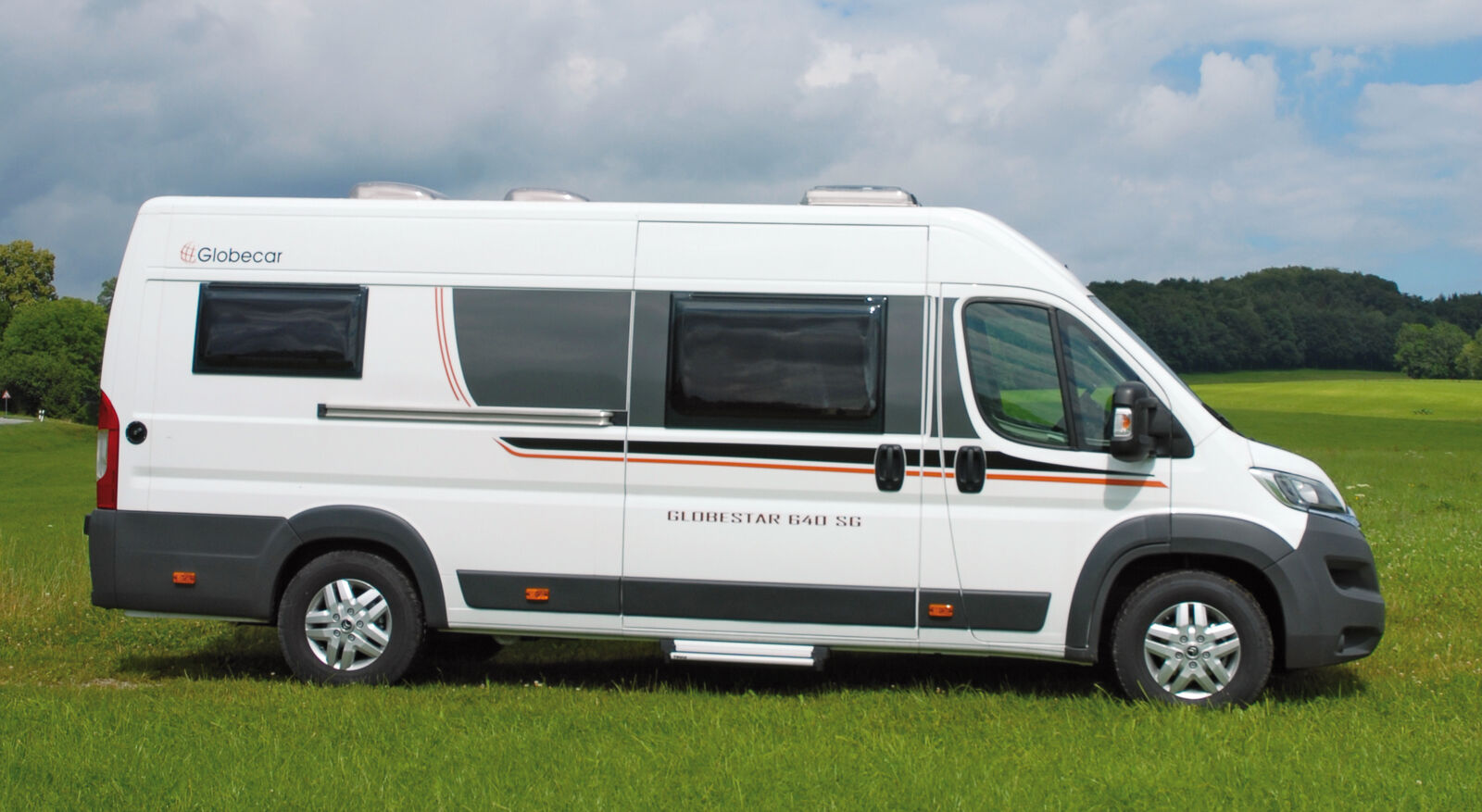 Die Neukonzeption des Grundrisses führt zu einer für Kastenwagen unüblichen Platzierung der Trittstufe.