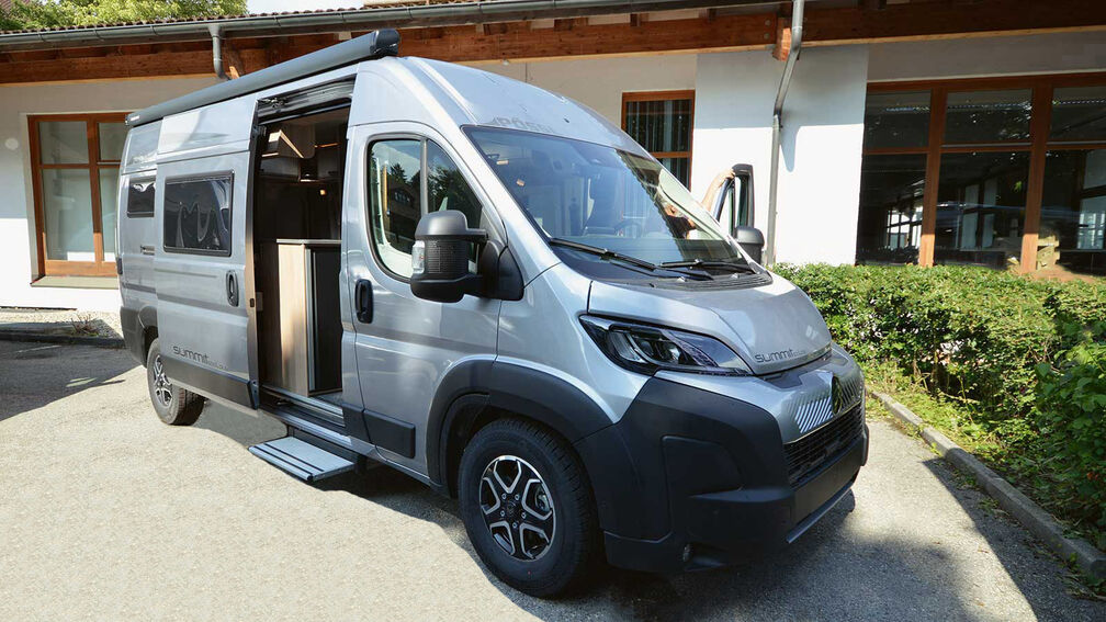 Pössl Summit 600 L mit Einzelbetten 