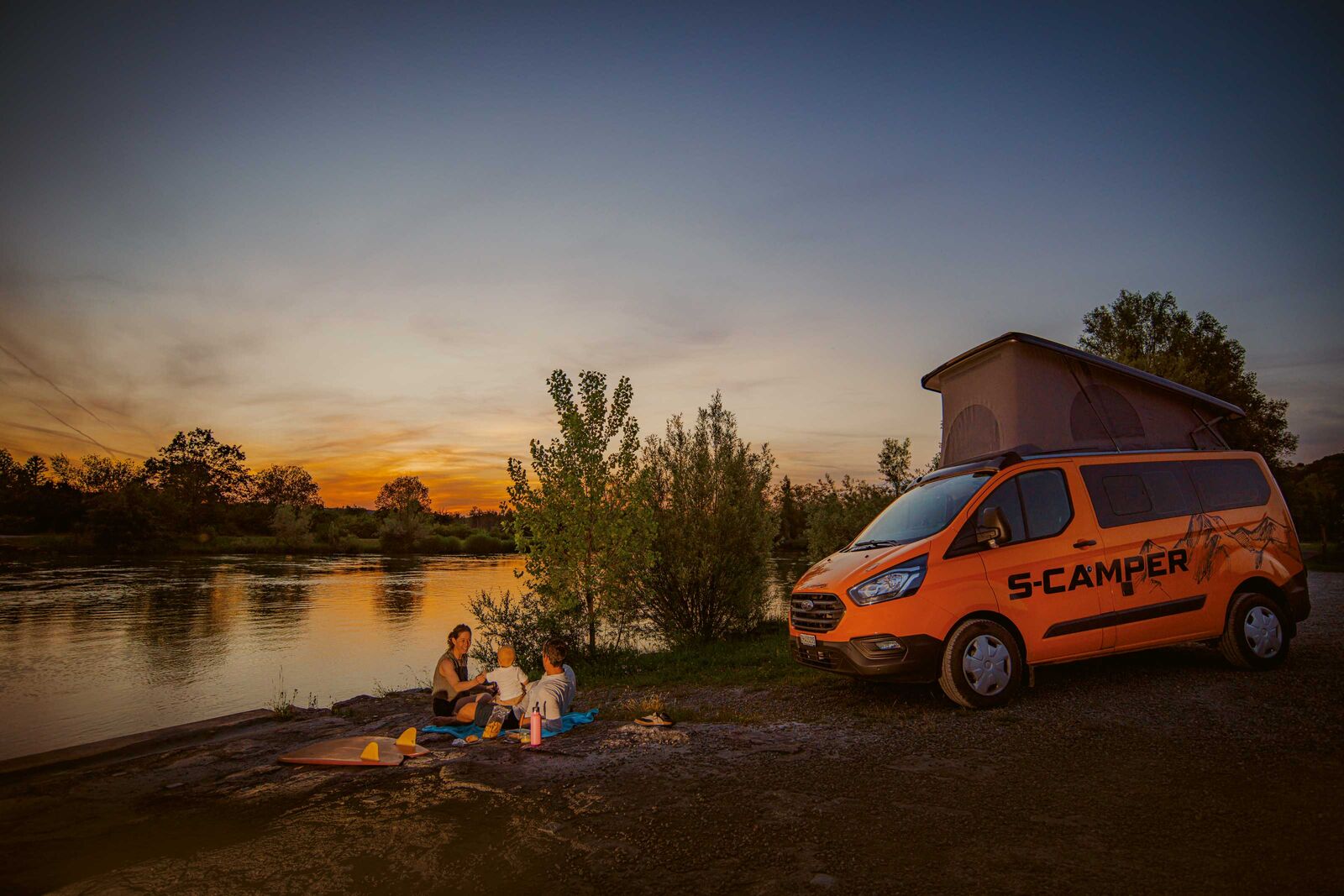 Der S-Camper aus der Schweiz auf dem Ford Tourneo Custom Euroline.