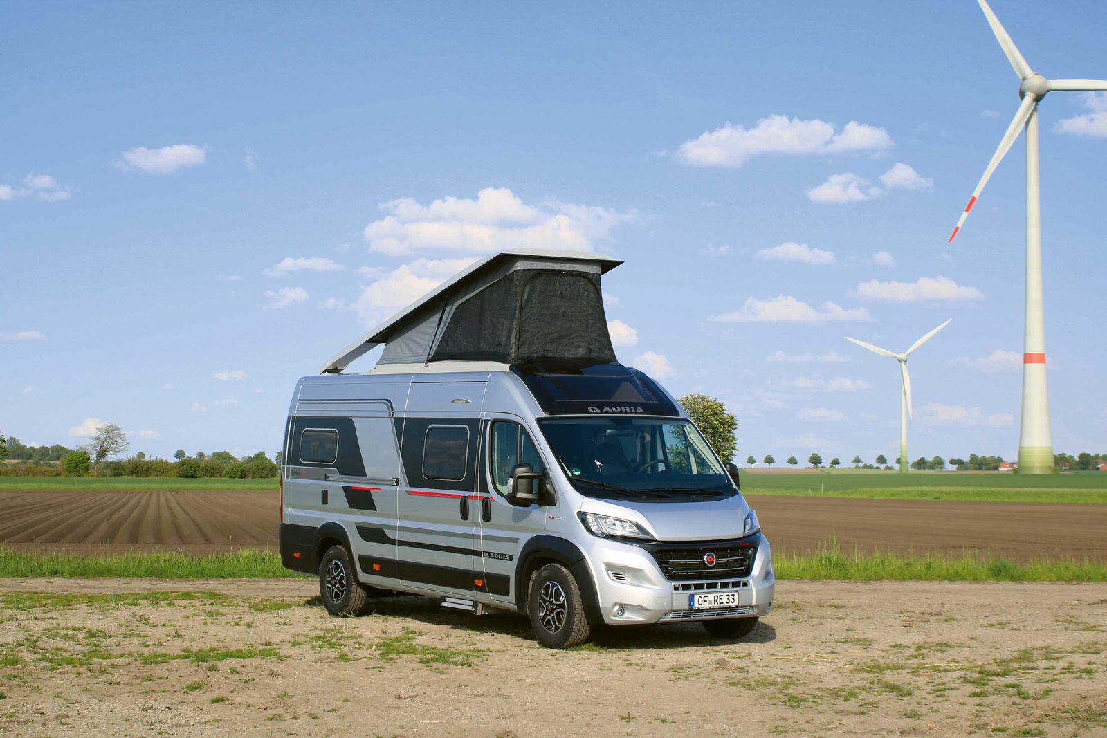 Die Kombination mit dem integrierten und aerodynamischen Aufstelldach verleiht dem Twin Sports ein dynamisches und automotives Erscheinungsbild von allen Seiten.