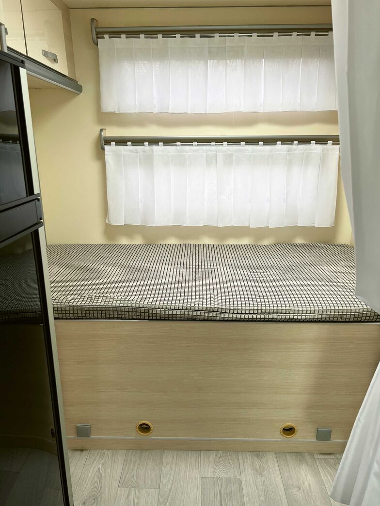 Das Heckbett ist 90 x 190 Zentimeter gross.