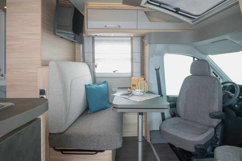 Sitzgruppe mit Tischverlängerung.