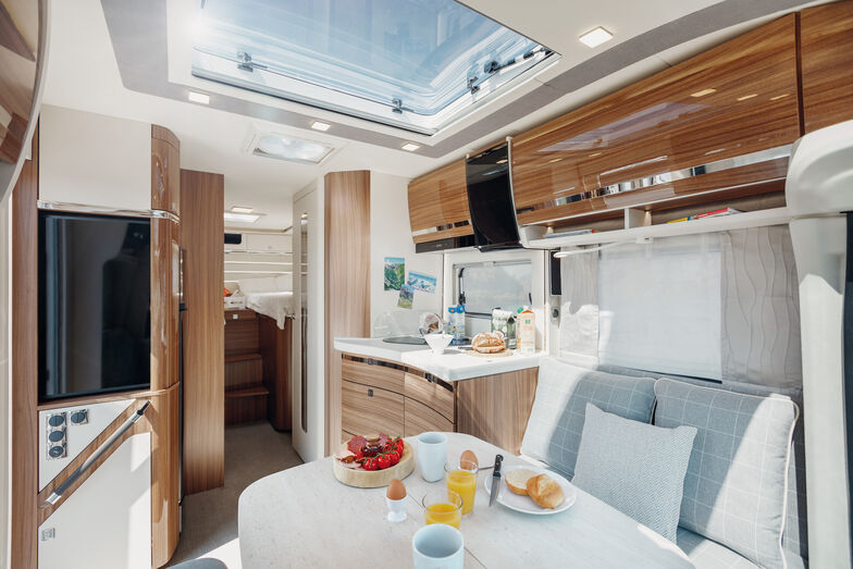 Blick vom Cockpit durch den Contura 766 EF.