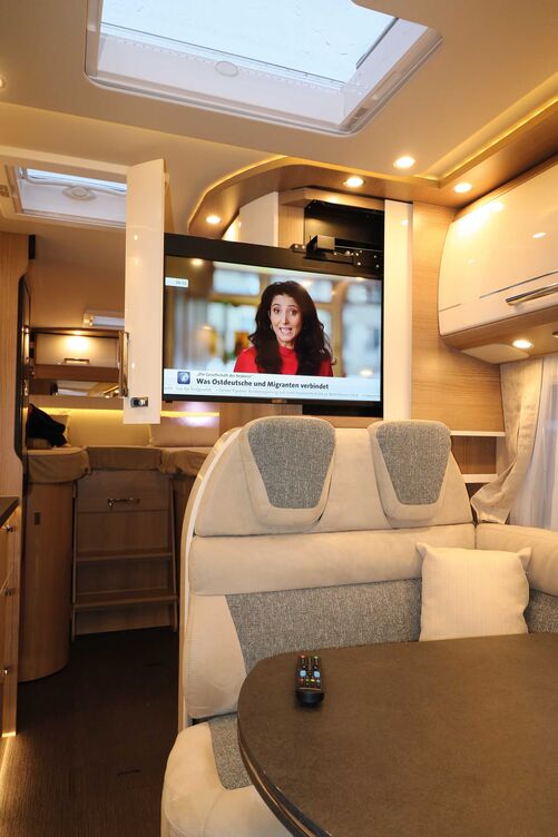 Der pfiffig gemachte TV-Auszug mit dem 32-Zoll-Bildschirm gefällt in jeder Hinsicht.