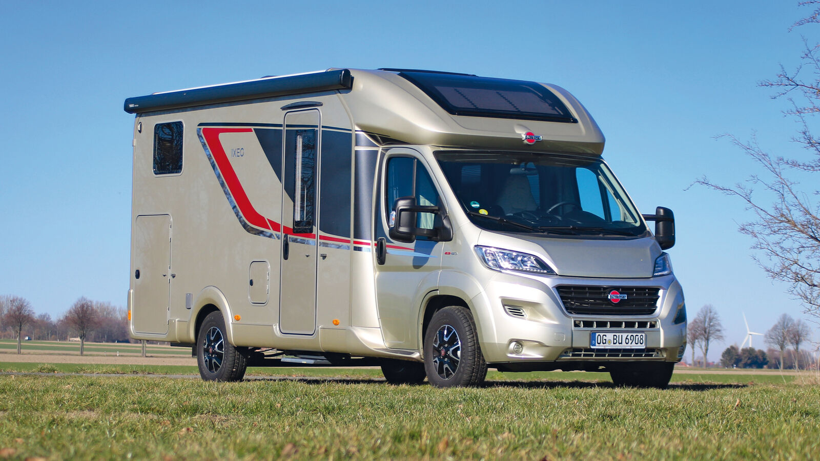 Das stimmige Erscheinungsbild wird durch die optionale Champagner-Lackierung noch besser in Szene gesetzt.