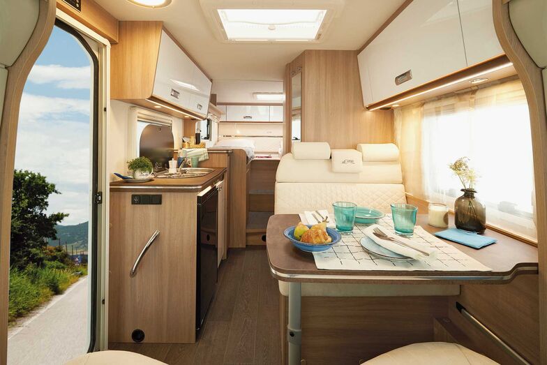 Angenehmes Raumgefühl dank offener Blickachsen.